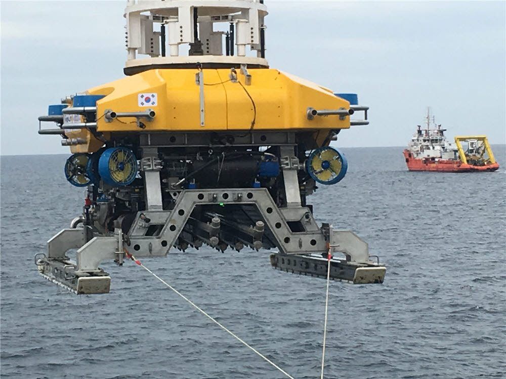 URI-T deployed at sea on lifting frame